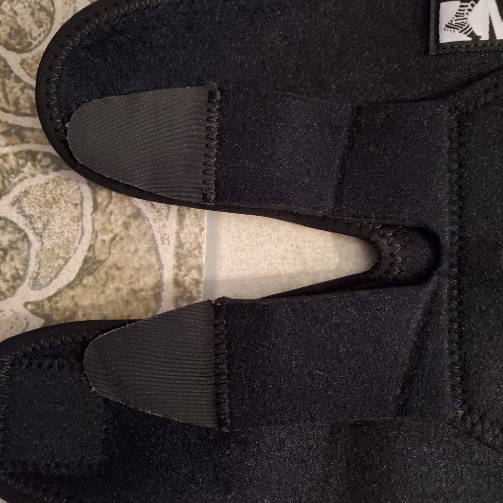 Mueller, Adjustable Knee Support. New In Box. - Picture 7 of 13